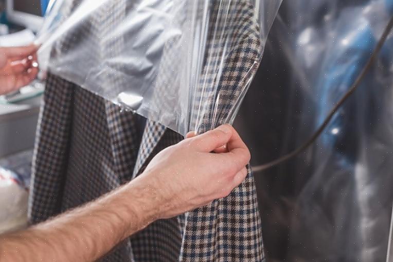 Den mest praktiske måten å desinfisere klær i vask er å bruke et produkt som OMO flytende