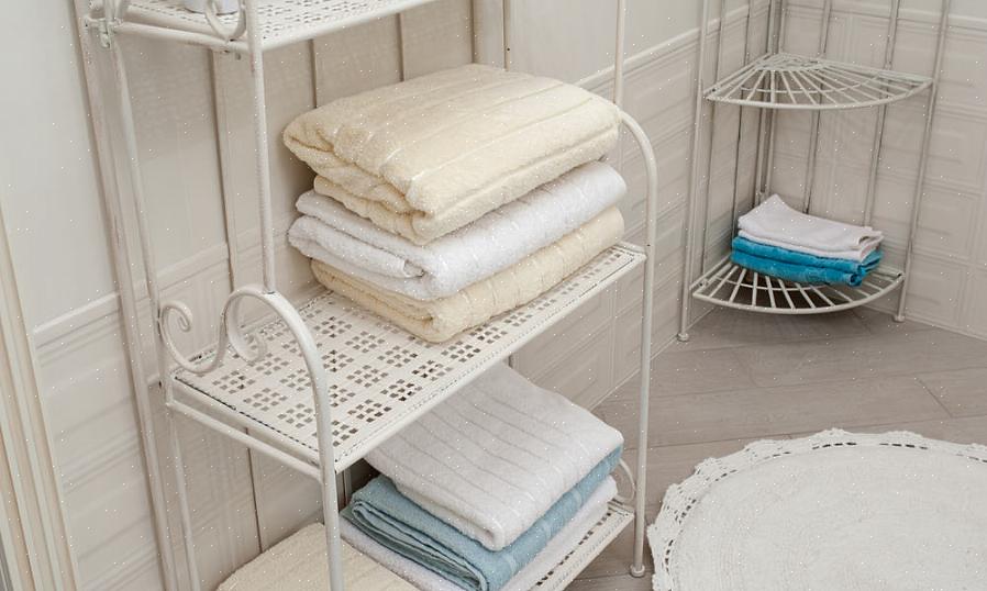 Mutli-rail oppbevaring av håndkle hjelper tørre håndklær uten at de lukter fuktig eller tar for mye plass