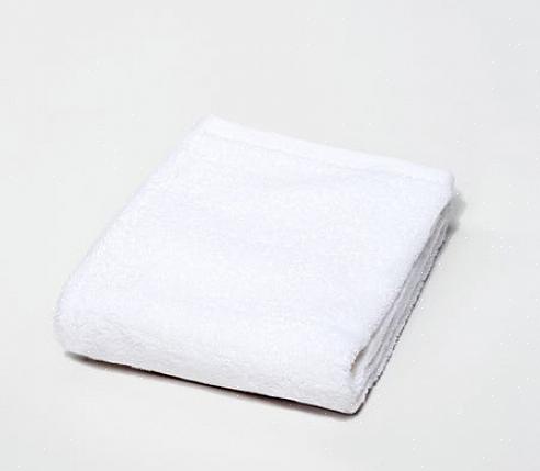 Hoe witte badhanddoeken te wassen