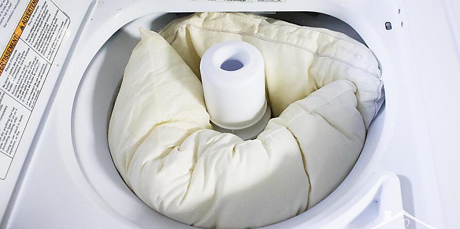 בדוק כיצד לכבס כריות במכונת הכביסה ב-8 שלבים בלבד