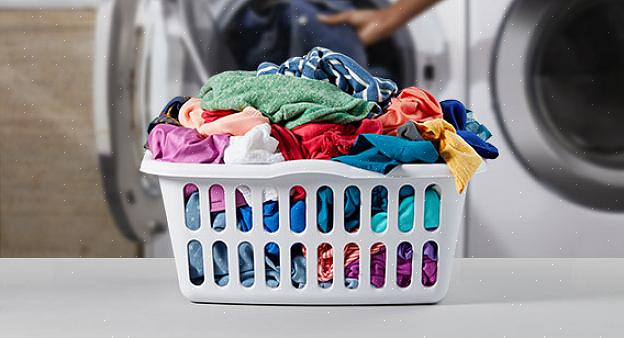 כדאי גם לכבס את הבגדים יחד בהתאם להגדרות הכביסה וטמפרטורות המים המומלצות