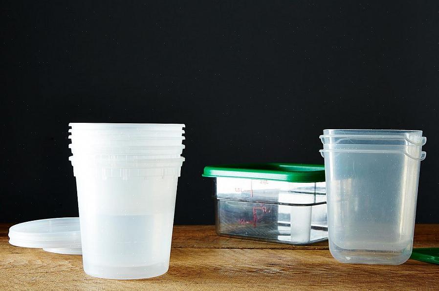 En rekke dagligdagse ingredienser kan bidra til å fjerne plastlukt