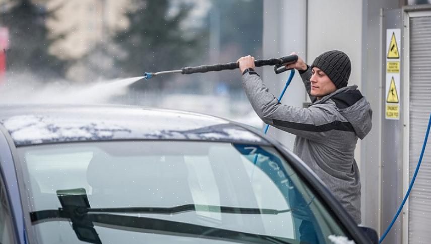 קרא על שטיפת מכוניות בחורף ובגשם כדי להגן על המכונית שלך