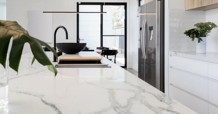 Hvordan rengjøre marmor med kritt