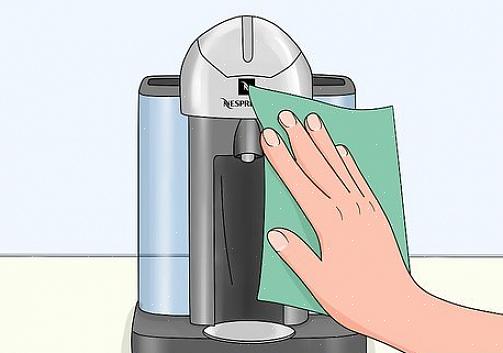 Å holde en-kopps kaffetrakter ren krever en veldig lik metode som en drypp kaffetrakter