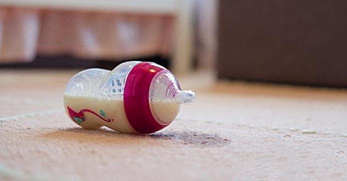 כיצד להיפטר מריח חלב על השטיח באמצעות קפה