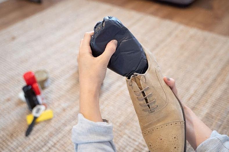 כיצד לנקות נעלי נובוק