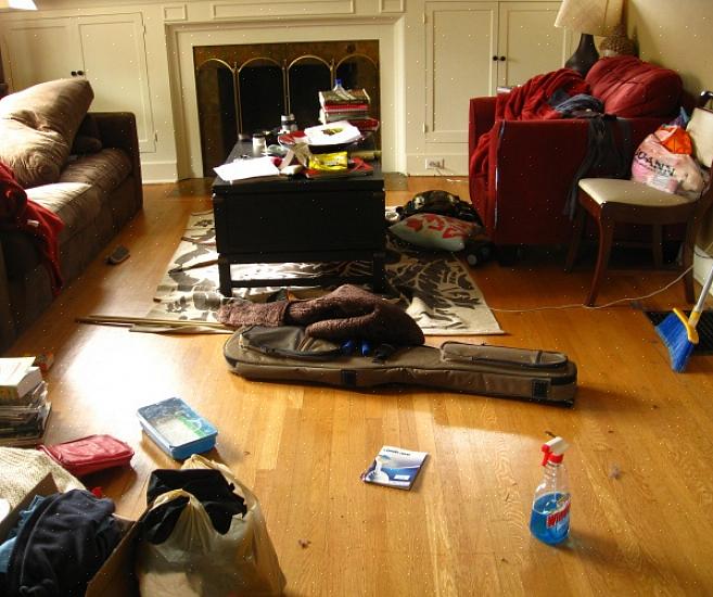 אפשר להסיר כתמים מהספה בבית תוך פרק זמן קצר וללא פגיעה ברהיטים